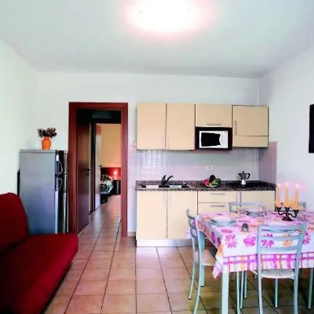 One Bedroom Flat In A With A Pool *