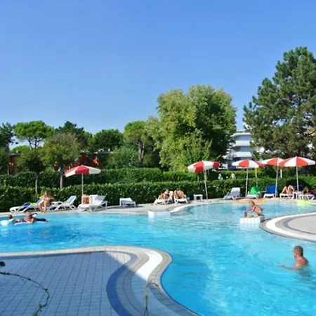 One Bedroom Flat In A With A Pool * Bibione
