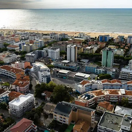 One Bedroom Flat In A With A Pool Apartment Bibione